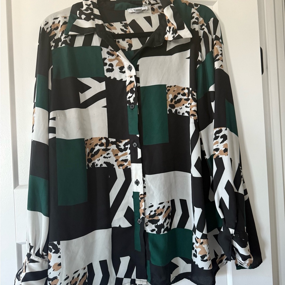 Bar III Boxy Black and Green 3/4 Sleeve Blouse